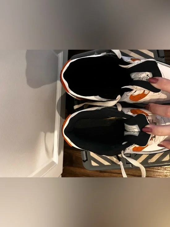 Excellent Condition Air max 90 - Picture 9 of 10